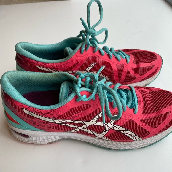 ASICS Running Shoes - Picture 2 of 6